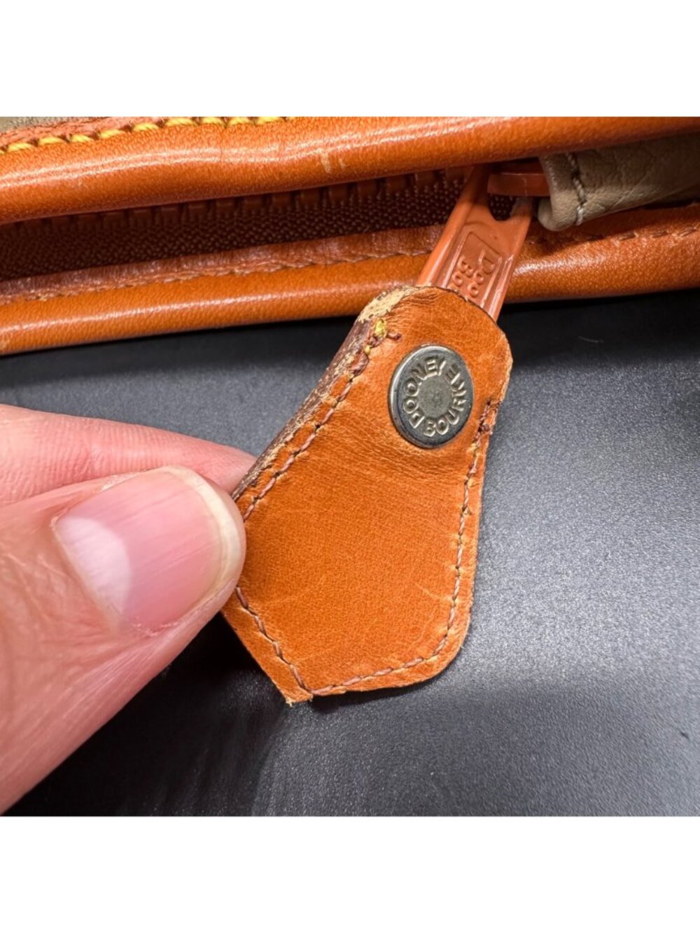 Vintage Dooney & Bourke Purse Crescent Sac Shoulder Bag Taupe Leather 1990s USA - Picture 14 of 16